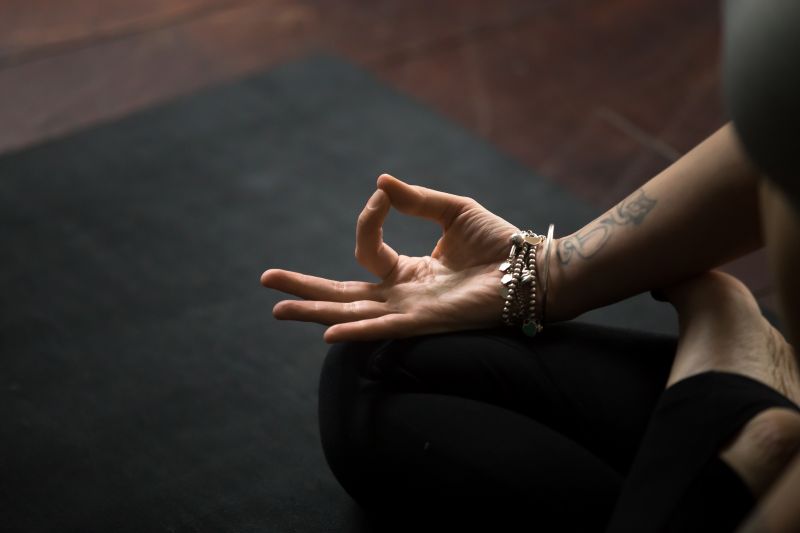 ¿Qué es la meditación introspectiva y cómo practicarla en casa?